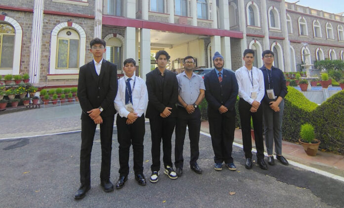 Jodhamal students posing for a group photograph.
