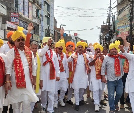 An impressive Shoba Yatra being taken out in Kathua on the occasion of Parshuram Jayanti on Sunday. -Excelsior/Nishant