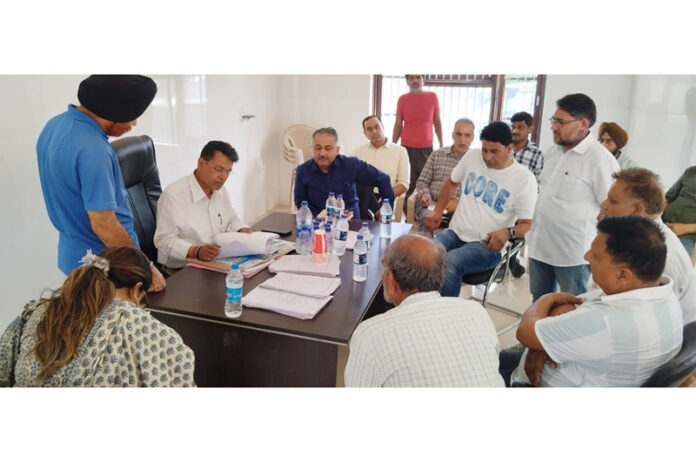 SEC, Shantmanu reviewing revision of Panchayat Electoral Rolls in R S Pura.