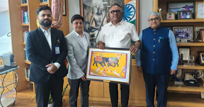 SC advocate Nar Hari Singh being honoured by Vice Chancellor and Registrar O P Jindal Global University.