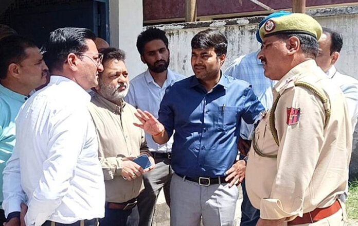 JMC Commissioner inspecting Bikram Chowk subway on Wednesday. JMC Commissioner inspecting Bikram Chowk subway on Wednesday.