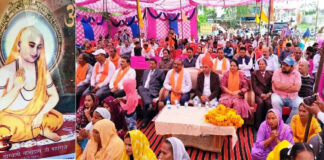 Devotees during the observance of Parkash Utsav of Guru Nabha Dass Maharaj at Kathua on Wednesday.