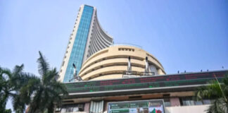 Stock markets snap 3-day rally; Sensex tumbles  757 pts dragged by IT shares, jump in oil prices