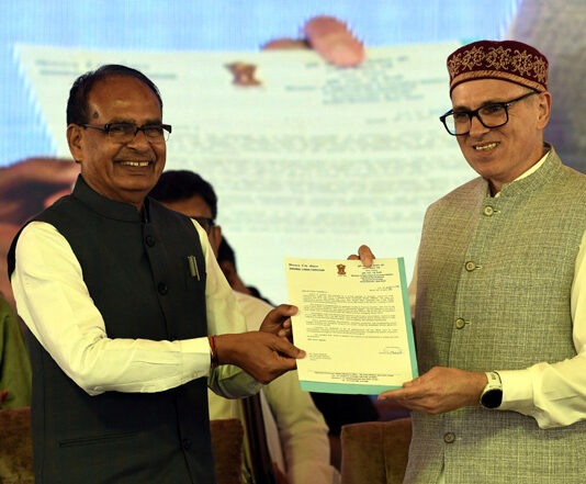 Union Minister Shivraj Singh Chouhan and Chief Minister Omar Abdullah launch PMGSY-IV (Batch-II) at SKICC in Srinagar. -Excelsior/Shakeel