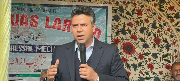 DDC Anantnag Convenes Public Durbar At Dandipora, Calls For Effective Grassroot Planning, Inclusive Development.jpg