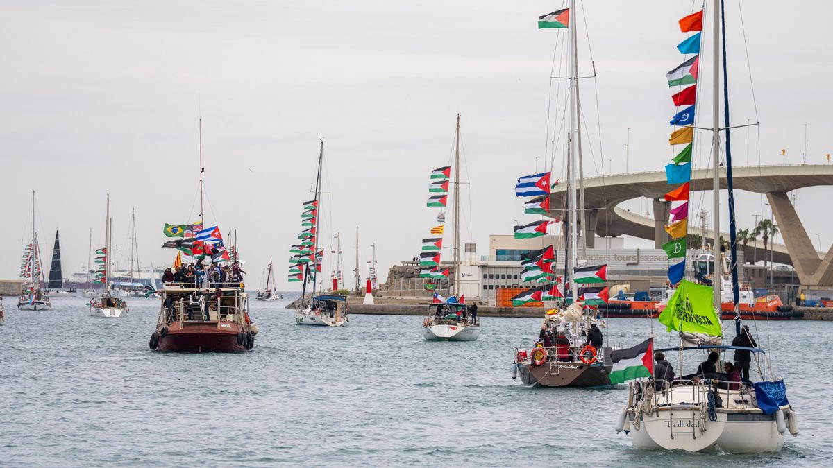 Activists say Israel has intercepted their  Gaza aid flotilla near Crete, detaining crews