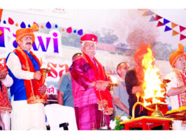 LG Manoj Sinha participating in Tawi Aarti on Tuesday. -Excelsior/Rakesh