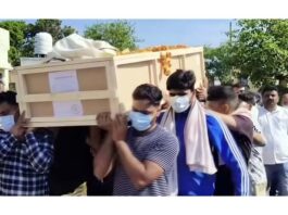 Family members carrying Sachin Khajuria’s mortal remains for last rites in Pahariwala area of Khour on Sunday.