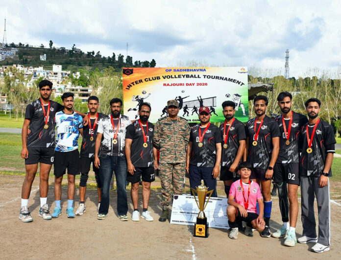 Winners posing with the trophy alongside the dignitary. Winners posing with the trophy alongside the dignitary.