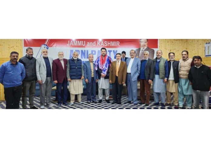 New entrants with Apni Party chief Altaf Bukhari and others. New entrants with Apni Party chief Altaf Bukhari and others.