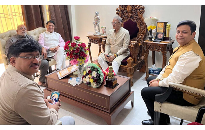 HP Governor Kavinder Gupta in a meeting with Saksham delegation.