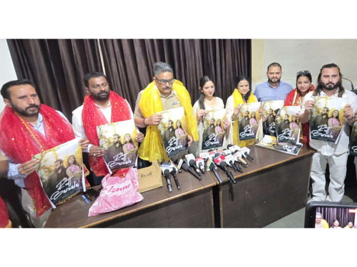 SP North and others releasing Dogri song album on Monday. — Excelsior/Rakesh SP North and others releasing Dogri song album on Monday. — Excelsior/Rakesh
