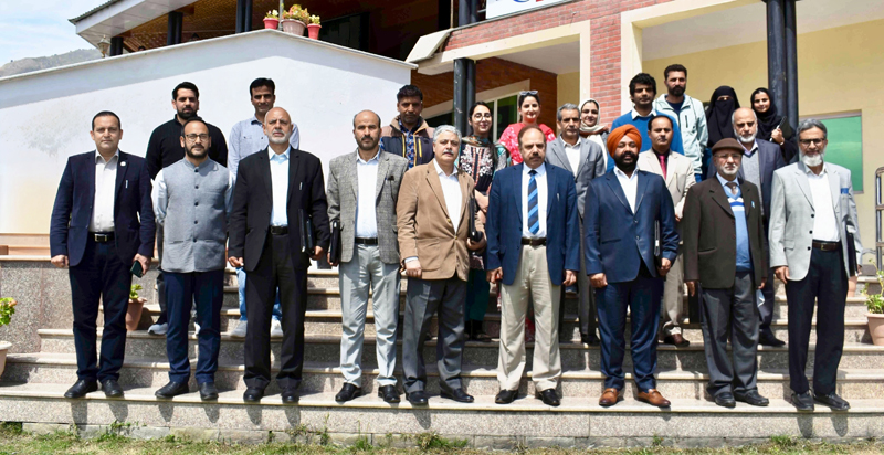 IUST organizes Advisory Committee meet