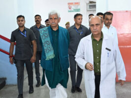 LG visiting GMC Jammu to inquire about health of citizens injured in Udhampur accident.