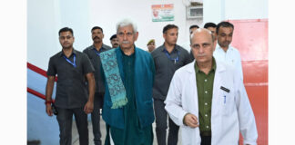 LG visiting GMC Jammu to inquire about health of citizens injured in Udhampur accident.