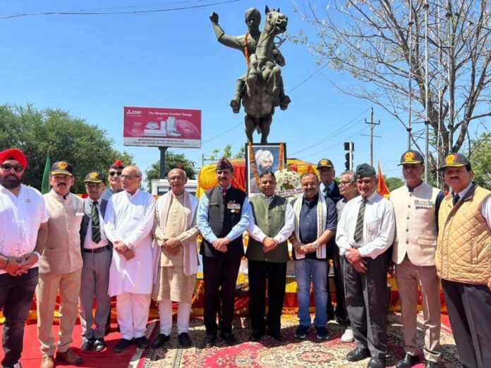 Dignitaries during a function at Zorawar Chowk, Bahu Plaza while paying glowing tribute to this great warrior of J&K on his 240th birth anniversary.