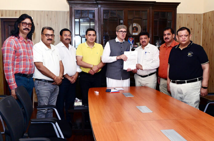 JCCI delegation submitting memorandum to Chief Minister, Omar Abdullah in Jammu on Thursday.