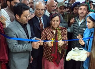 Minister Sakeena Itoo dedicating 1.5 Tesla MRI facility to public at GMC Anantnag on Friday.