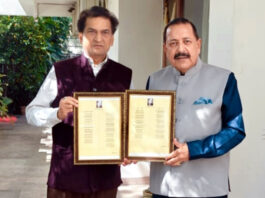 Union Minister, Dr Jitendra Singh releasing Balbir Ram Rattan’s compositions on Dr Ambedkar at Jammu on Sunday.