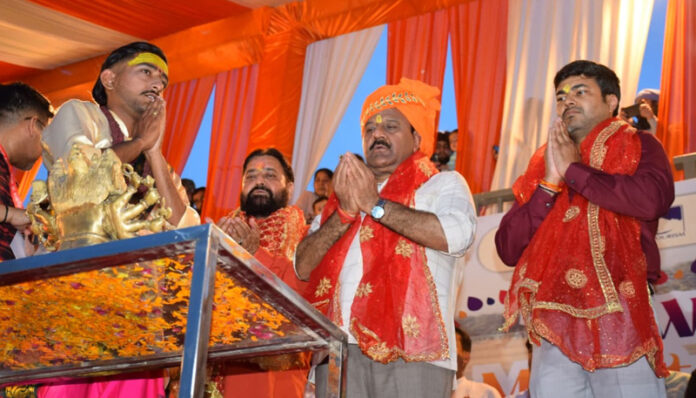 DyCM participating in Tawi Arti on Thursday.