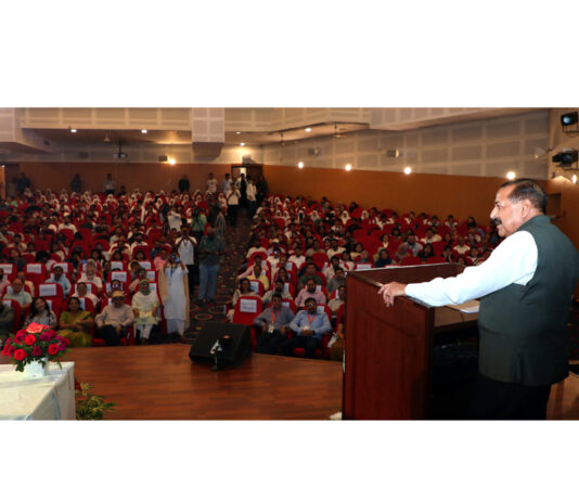 Union Minister Dr Jitendra Singh addressing the valedictory session of the "National Conference on Environmental Sustainability in 21st Century" at Jamia Millia Islamia University, New Delhi on Thursday.