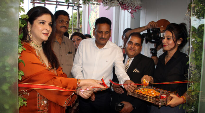 Actress Maheep Kapoor inaugurating Tyaani Jewellery store in Jammu. -Excelsior/Rakesh