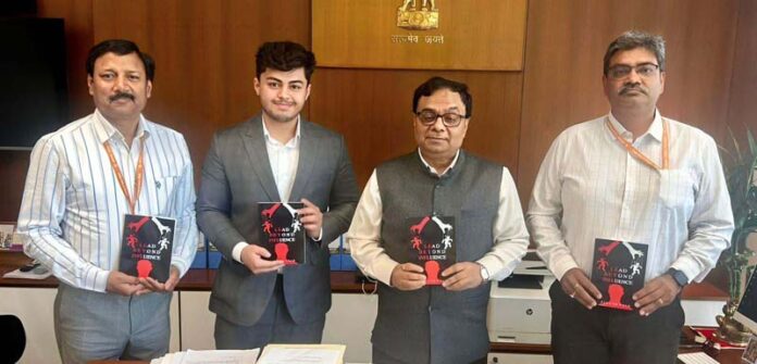 Dignitaries during a book release function at New Delhi. Dignitaries during a book release function at New Delhi.