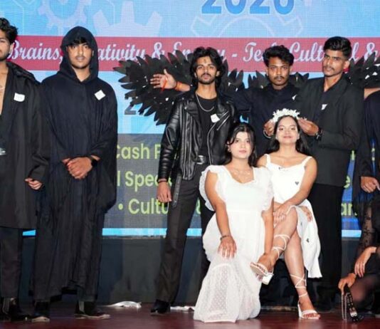 Students during a performance at Vigyanotsav 2026 in Swami Vivekanand Subharti University.