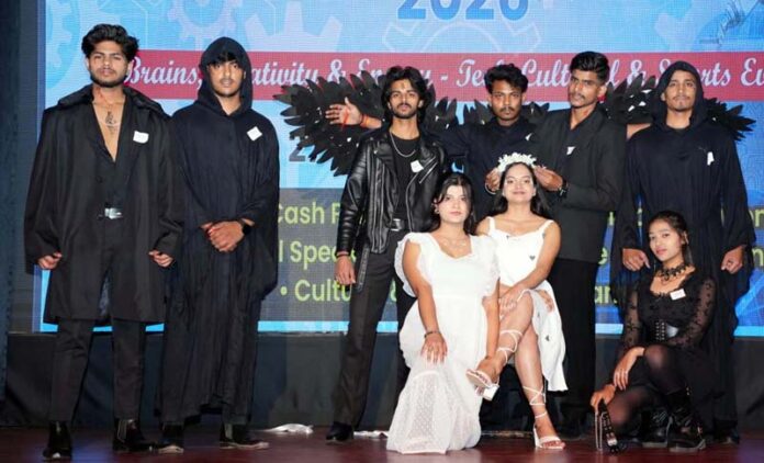 Students during a performance at Vigyanotsav 2026 in Swami Vivekanand Subharti University.