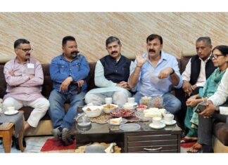 BJP leaders during a Public Darbar at Vijay Nagar on Sunday.