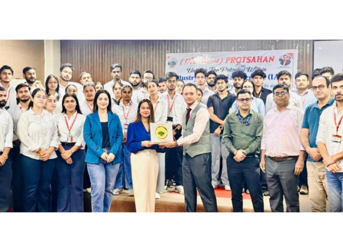 CUJ students with HR professionals during session on “Get Noticed & Get Hired”.