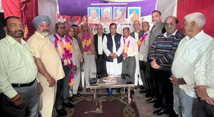 JKPCC chief spokesperson, Ravinder Sharma and others during party meeting at Sunderbani in Rajouri. JKPCC chief spokesperson, Ravinder Sharma and others during party meeting at Sunderbani in Rajouri.