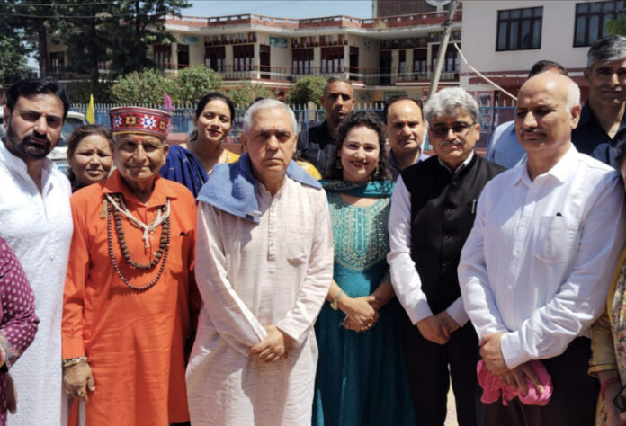 Chief Secretary, Atal Dulloo with members of Management Committee of Vishwa Bharati Institution Akhalpur Jammu during a function on Monday.