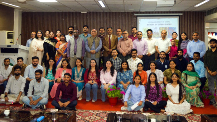 Alumni of the School of Life Sciences at CUJ attending ‘Bio-Sangam’. Alumni of the School of Life Sciences at CUJ attending ‘Bio-Sangam’.