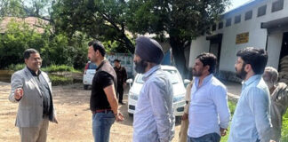 Director FCS&CA during visit to Central Food Store.