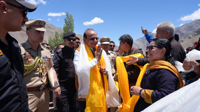 LG Vinay Saxena being accorded warm reception by public at Khaltse, in Sham district of Ladakh on Tuesday.