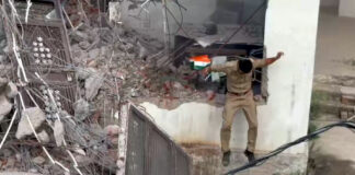 Police Halt Demolition Drive In Jammu Briefly To Retrieve National Flag
