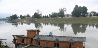 Houseboat Partially Sinks In Jhelum, SDRF Launches Rescue