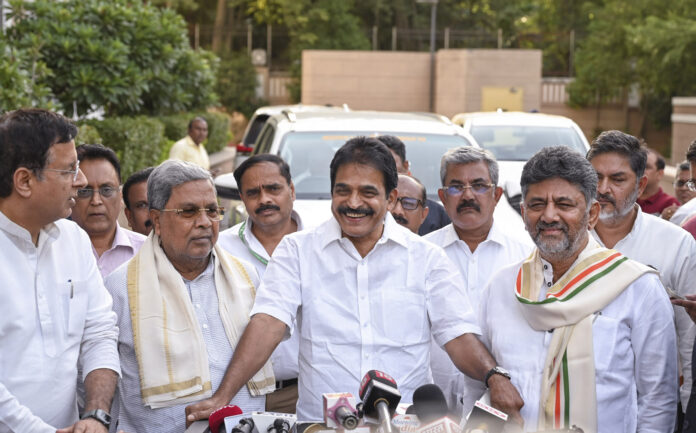 Siddaramaiah, DK Shivakumar in Delhi