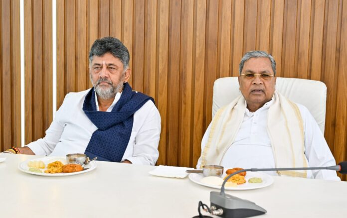 Siddaramaiah hosts breakfast meeting for cabinet colleagues
