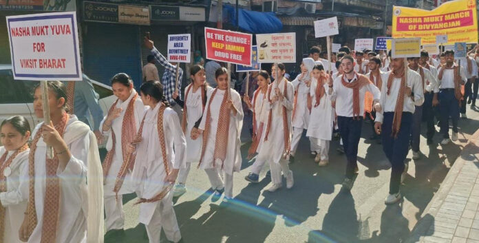 Hearing-handicapped students taking out anti-drug march in Jammu City. Hearing-handicapped students taking out anti-drug march in Jammu City.