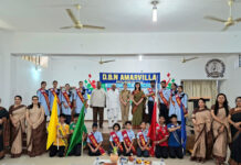 Student leaders of DBN Amarvilla posing with dignitaries.