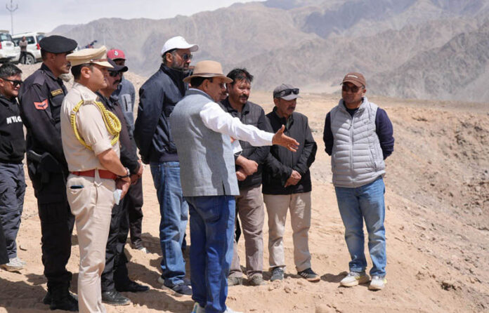 Ladakh Lieutenant Governor Vinai Kumar Saxena launching ecological restoration drive in Spituk Village. (UNI) Ladakh Lieutenant Governor Vinai Kumar Saxena launching ecological restoration drive in Spituk Village. (UNI)