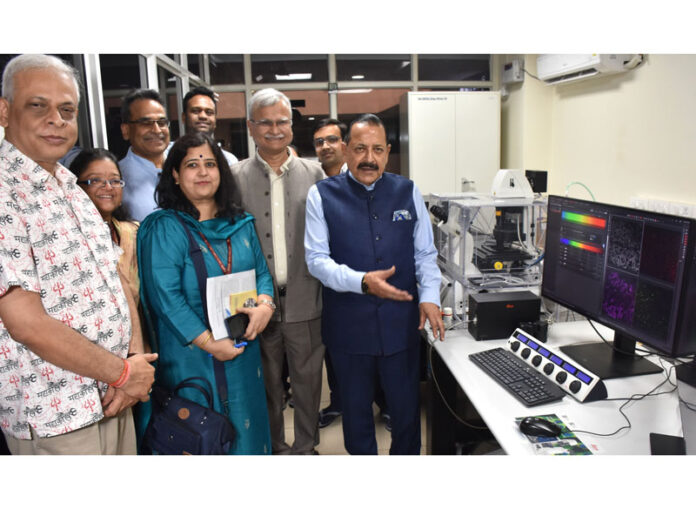 Union Minister Dr Jitendra Singh, accompanied by Vice Chancellor Prof A.K.Chaturvedi, going around some of the facilities set up by Union Ministry of Science & Technology at Banaras Hindu University (BHU), Varanasi on Sunday.