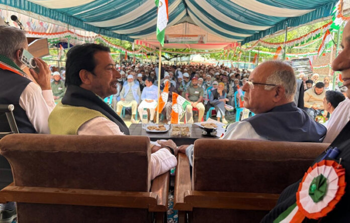 JKPCC president T H Karra and AICC gen secy, GA Mir during Cong convention at Lolab in Kupwara.