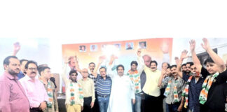 New entrants being welcomed in party fold by senior Cong leaders on Saturday.