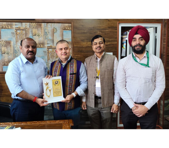 DyCM undertaking Self-Enumeration for Census at Srinagar on Monday. DyCM undertaking Self-Enumeration for Census at Srinagar on Monday.