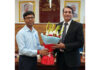 ED & CEO, AIIMS Jammu, Prof (Dr) D N Sharma exchanging bouquet with Prof (Dr) M Srinivas, Member, NITI Aayog.