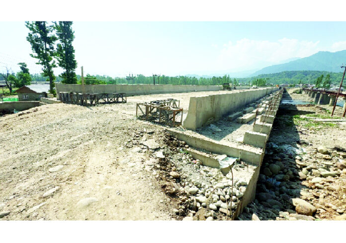 Incomplete Brazloo bridge in Kulgam. —Excelsior/Sajad Dar Incomplete Brazloo bridge in Kulgam. —Excelsior/Sajad Dar