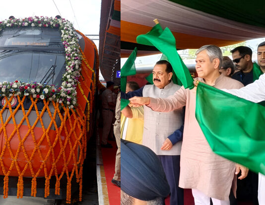Ashwani Vaishnaw, Dr Jitendra Singh and Omar Abdullah flag off Jammu-Srinagar Vande Bharat at Jammu Railway Station on Thursday. -Excelsior/Rakesh